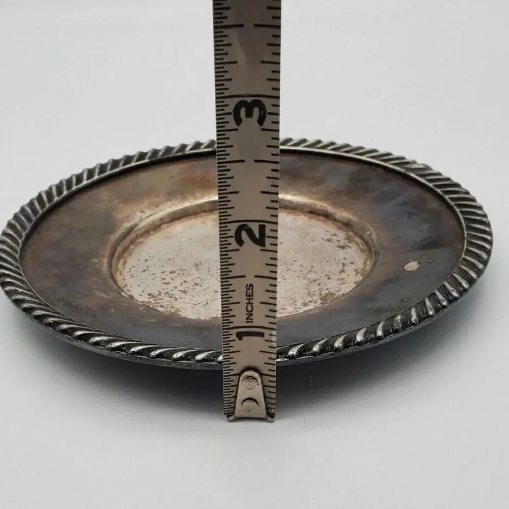 Meriden B Company  *** Rogers Bro 22 Made In USA Silverplate Saucer 5.75